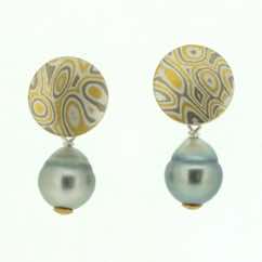 Discus earrings in 22k gold, 18k white gold and silver mokume gane with blue/green Tahitian pearl drops.